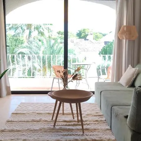 Casa Eucalyptus Moraira * تيولادا