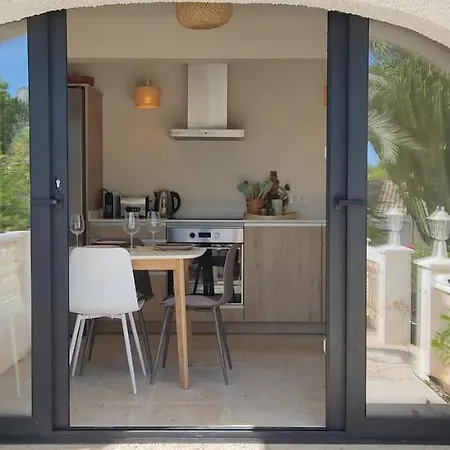 Casa Eucalyptus Moraira بيت للعطل