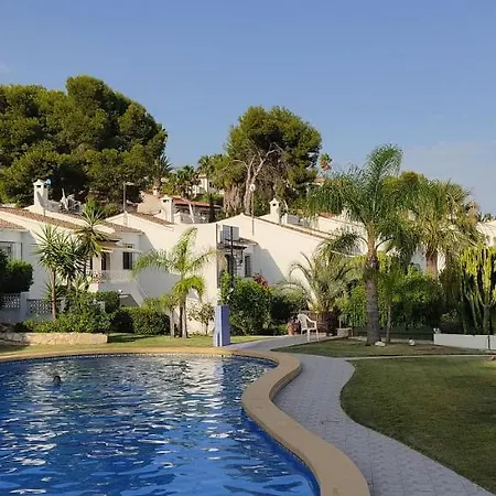 Casa Eucalyptus Moraira بيت للعطل